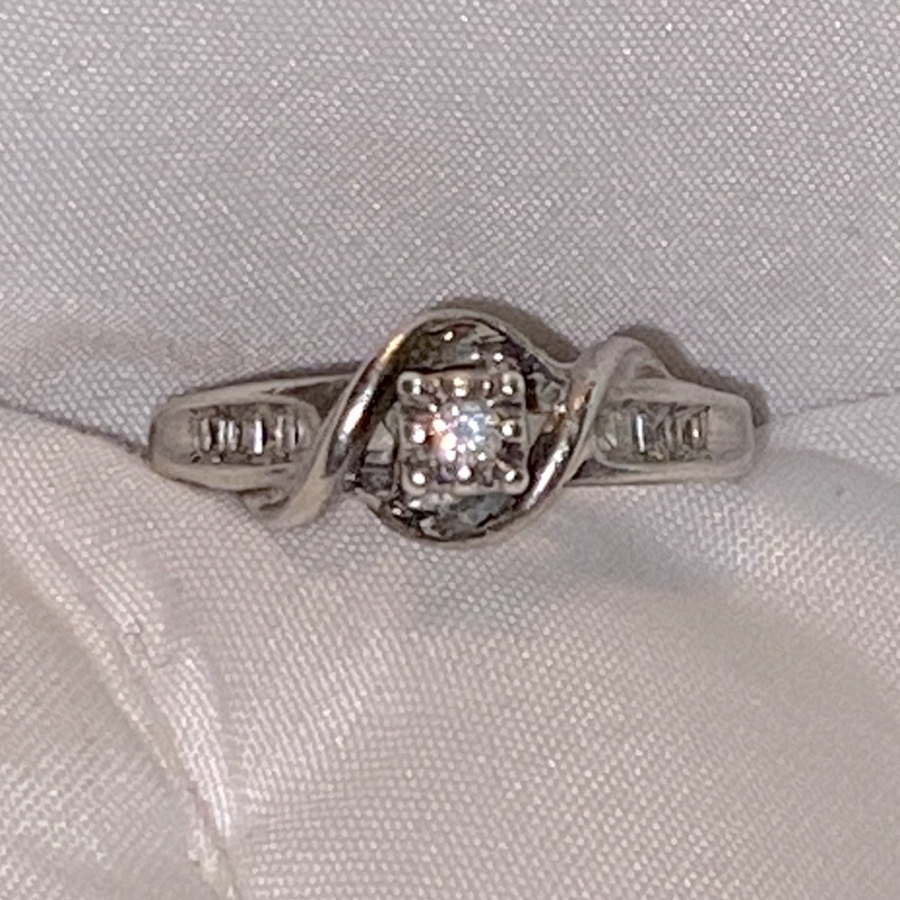 SS 925 Round / Baguettes Diamond Ring Sz 7